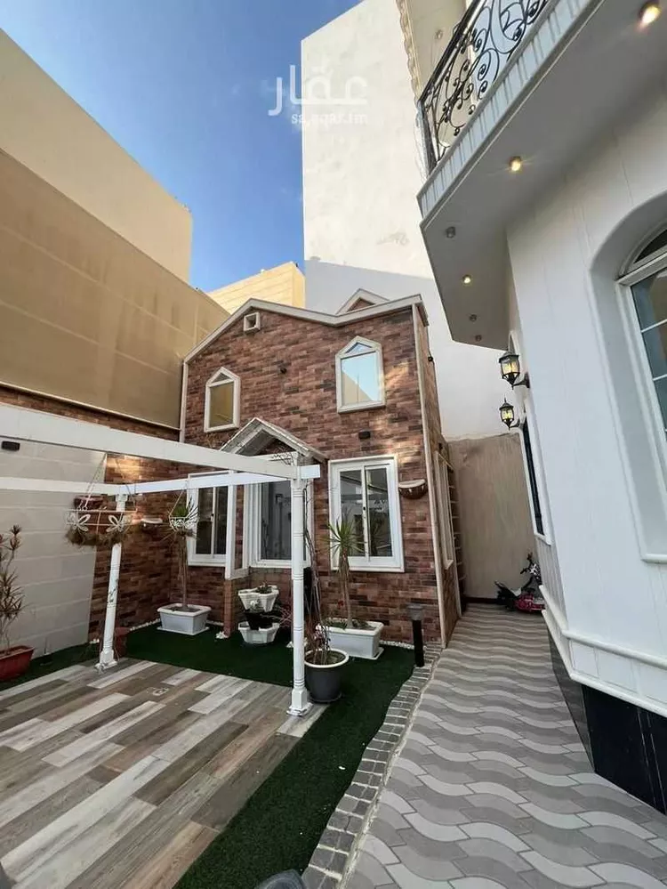 فيلا للبيع في شارع مروان الهمداني, حي الشرقية, مدينة أبها, منطقة عسير صورة 3