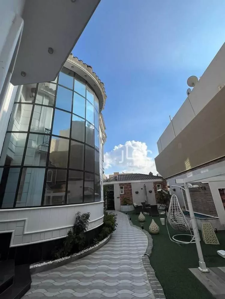 فيلا للبيع في شارع مروان الهمداني, حي الشرقية, مدينة أبها, منطقة عسير