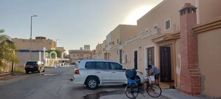 فيلا للبيع في شارع الطيري, حي ظهرة العودة شرق, مدينة الدرعية, منطقة الرياض 7