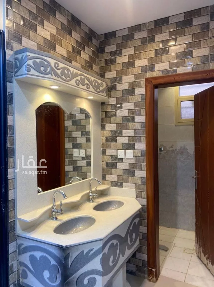 فيلا للبيع في شارع جناده الهروي, حي بدر, مدينة الرياض, منطقة الرياض صورة 2