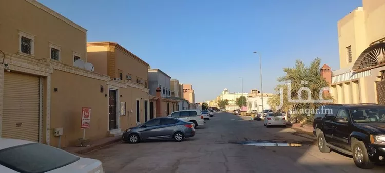 فيلا للبيع في شارع الطيري, حي ظهرة العودة شرق, مدينة الدرعية, منطقة الرياض 8