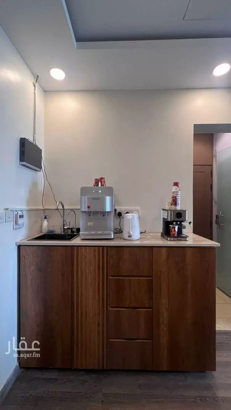 مكتب تجاري للإيجار في شارع الملك عبدالعزيز ابن عبدالرحمن سعود الفرعي, حي المصيف, مدينة الرياض, منطقة الرياض صورة 2