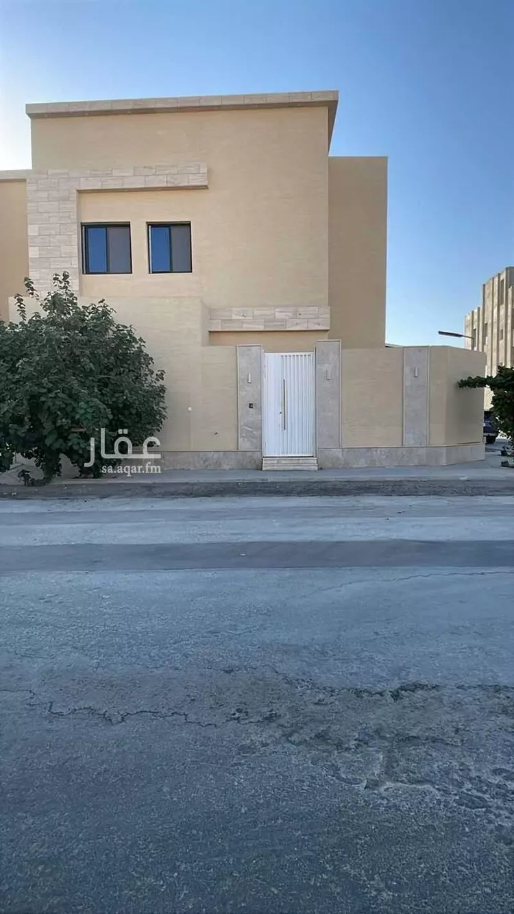 فيلا للبيع في شارع إسماعيل الصائغ, حي المهدية, مدينة الرياض, منطقة الرياض صورة 2