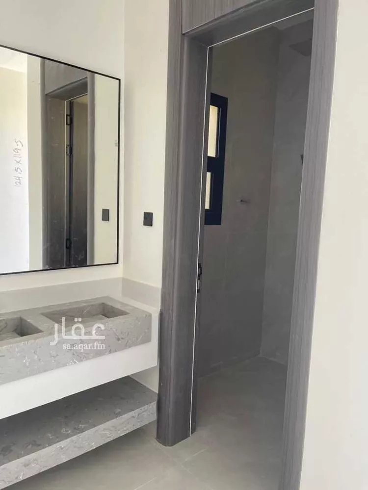 فيلا للبيع في شارع أبي عبدالله محمد بن أيوب, حي المهدية, مدينة الرياض, منطقة الرياض 11