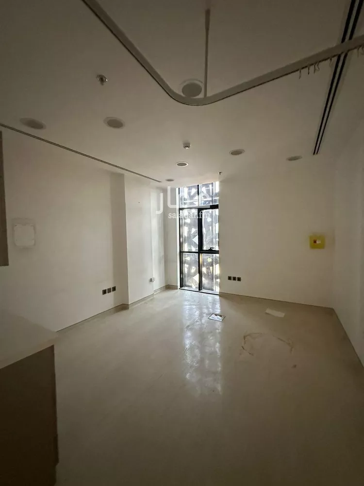 مكتب تجاري للإيجار في شارع الامير عبدالعزيز بن مساعد بن جلوي, حي العليا, مدينة الرياض, منطقة الرياض صورة 4