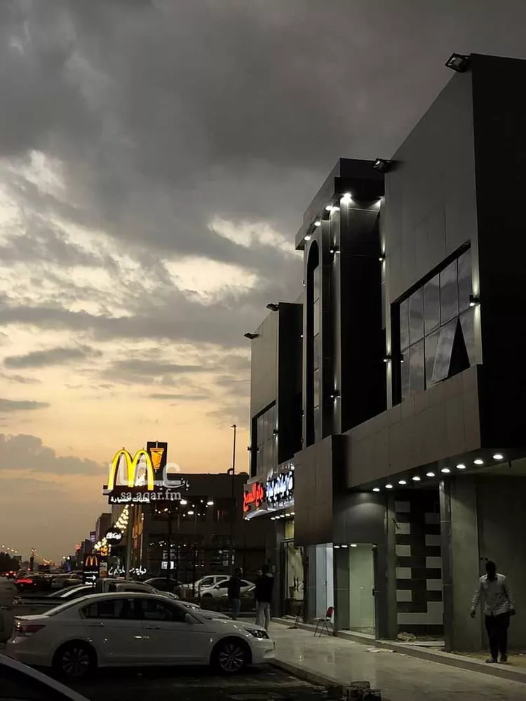 عمارة للإيجار في شارع أبي عبيدة عامر بن الجراح, حي السعادة, مدينة الرياض, منطقة الرياض