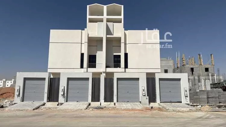 فيلا للبيع في شارع الضياء, حي الجنادرية, الرياض