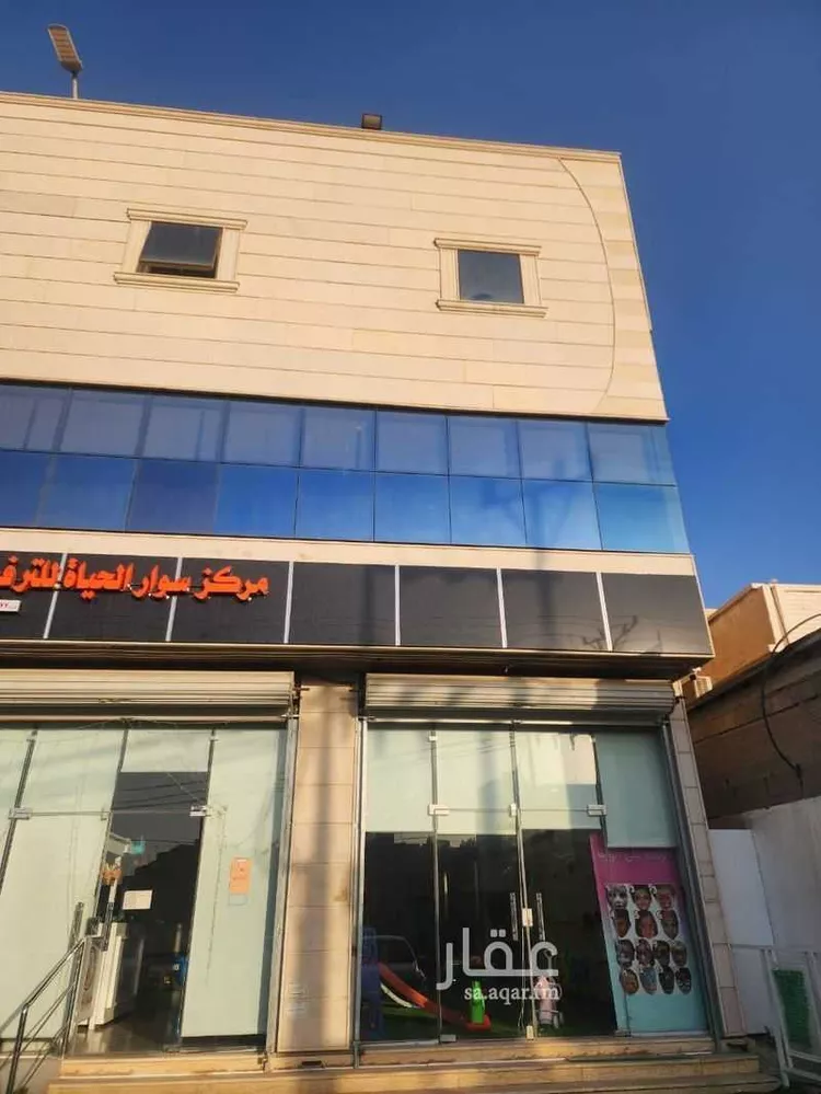 عمارة للبيع في شارع طريق الملك عبدالعزيز, حي السلام, مدينة البدائع, منطقة القصيم صورة 2