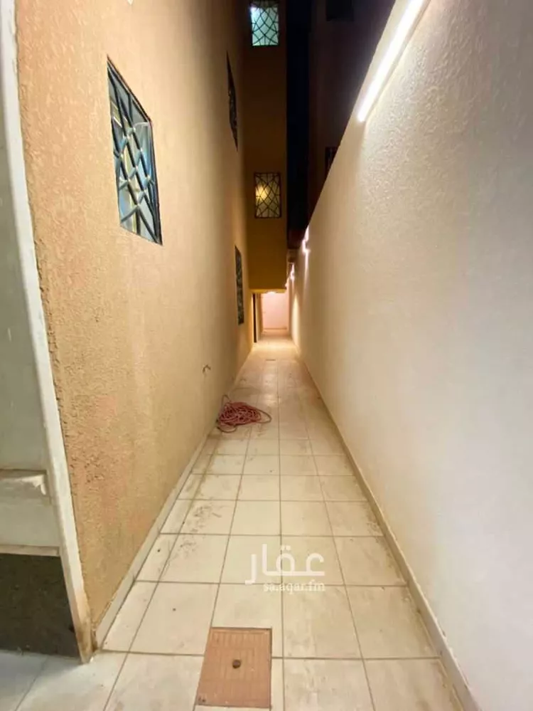 فيلا للبيع في شارع جبل المدار ، حي العزيزية ، الرياض ، منطقة الرياض صورة 4