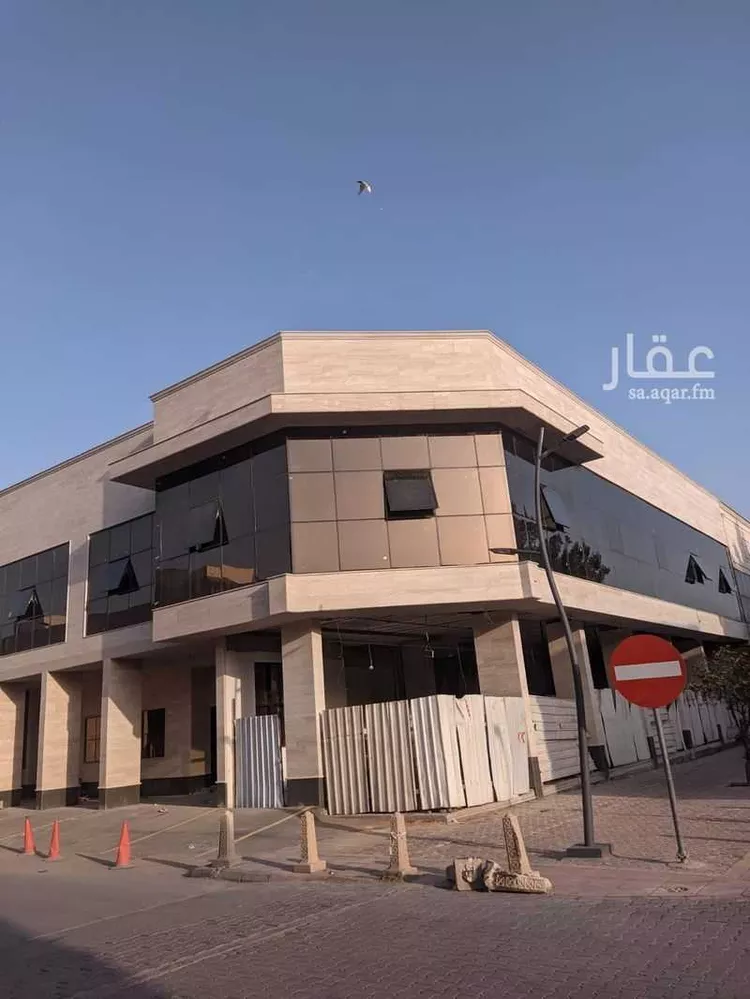 مكتب تجاري للإيجار في شارع المتنبي, حي الملز, مدينة الرياض, منطقة الرياض 1 صورة