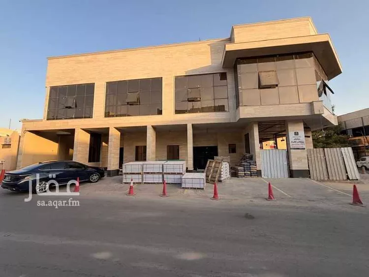Commercial Office for Rent in Riyadh Al Malaz صورة 3