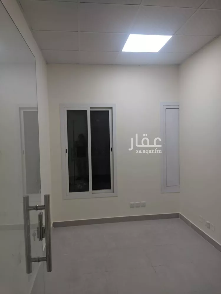مكتب تجاري للإيجار في شارع المتنبي, حي الملز, مدينة الرياض, منطقة الرياض صورة 2