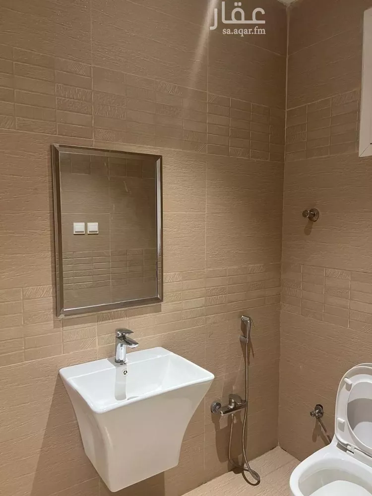 شقة للإيجار في شارع الفرزدق, حي الضباط, مدينة الرياض, منطقة الرياض صورة 5