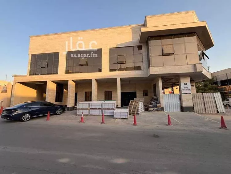Commercial Office for Rent in Riyadh Al Malaz صورة 3