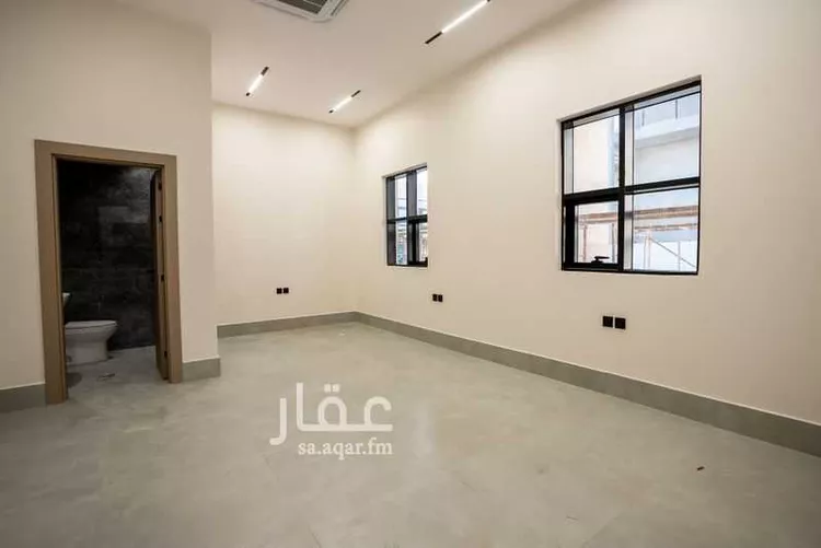 مكتب تجاري للإيجار في شارع المتنبي, حي الملز, مدينة الرياض, منطقة الرياض صورة 2
