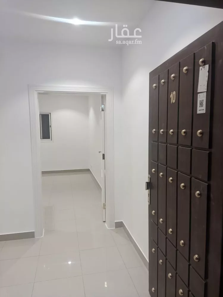 مكتب تجاري للإيجار في شارع آدم بن ربيعة, حي الملز, مدينة الرياض, منطقة الرياض