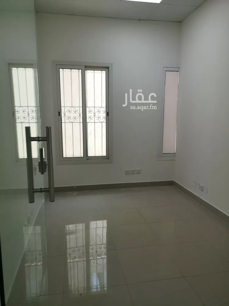 مكتب تجاري للإيجار في شارع المتنبي, حي الملز, مدينة الرياض, منطقة الرياض صورة 4