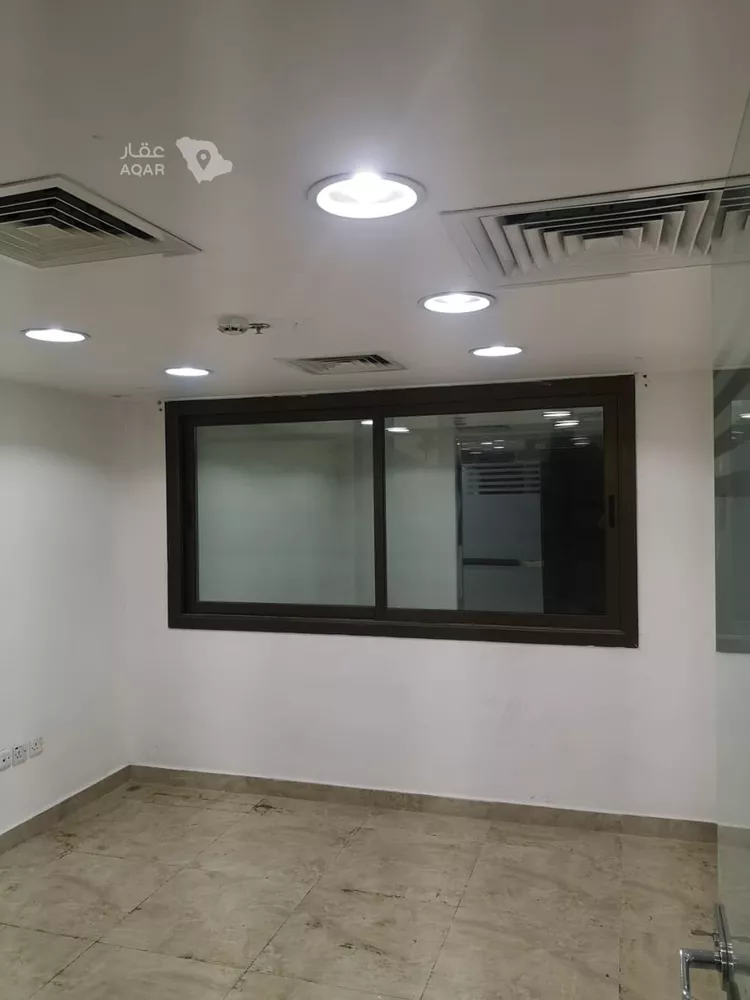 Commercial Office for Rent in Riyadh Al Malaz صورة 2