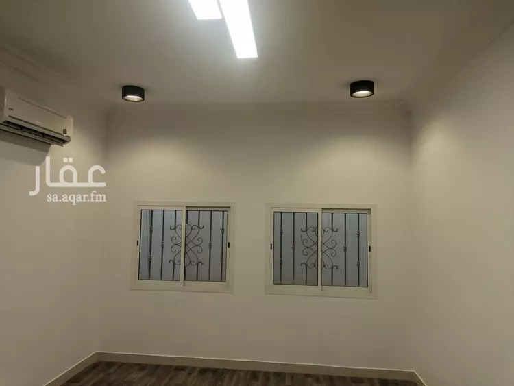 مكتب تجاري للإيجار في شارع طلحة بن مالك, حي الملز, مدينة الرياض, منطقة الرياض