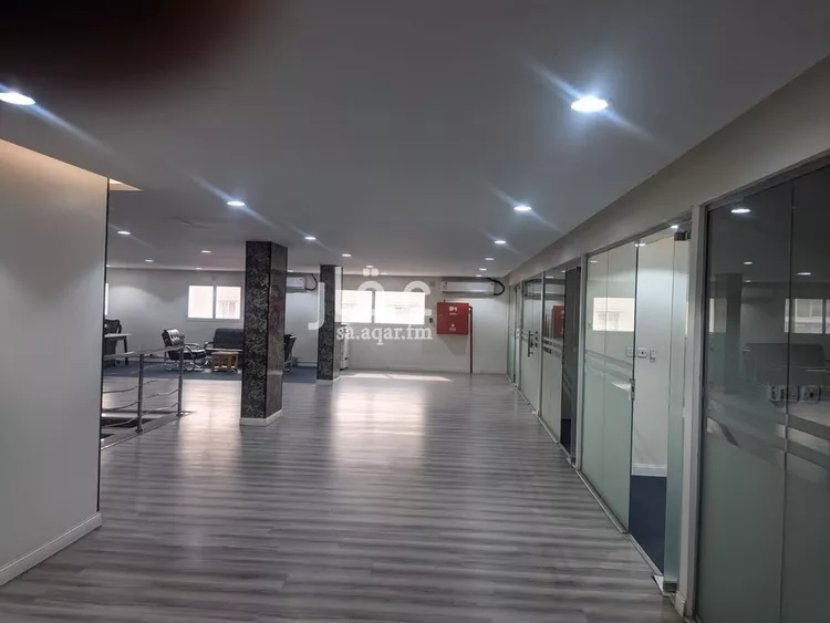 مكتب تجاري للإيجار في شارع طلحة بن مالك, حي الملز, مدينة الرياض, منطقة الرياض صورة 3