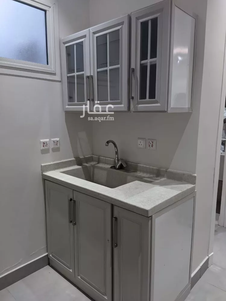 شقة للإيجار في شارع الفرزدق, حي الضباط, مدينة الرياض, منطقة الرياض صورة 3