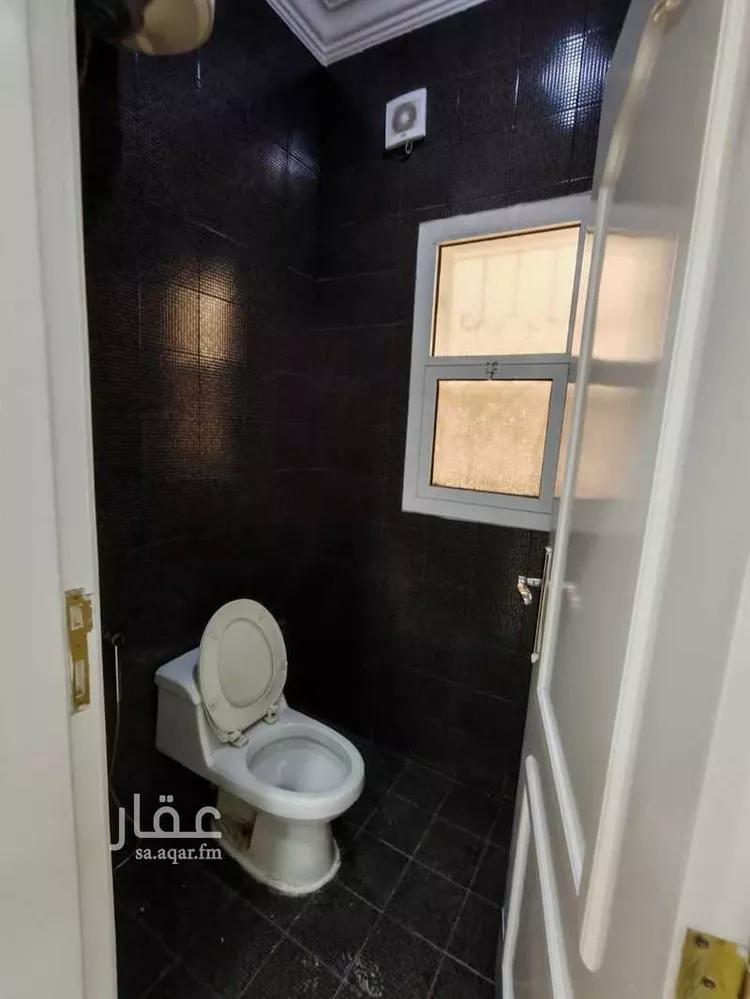 مكتب تجاري للإيجار في شارع آدم بن ربيعة, حي الملز, مدينة الرياض, منطقة الرياض صورة 5