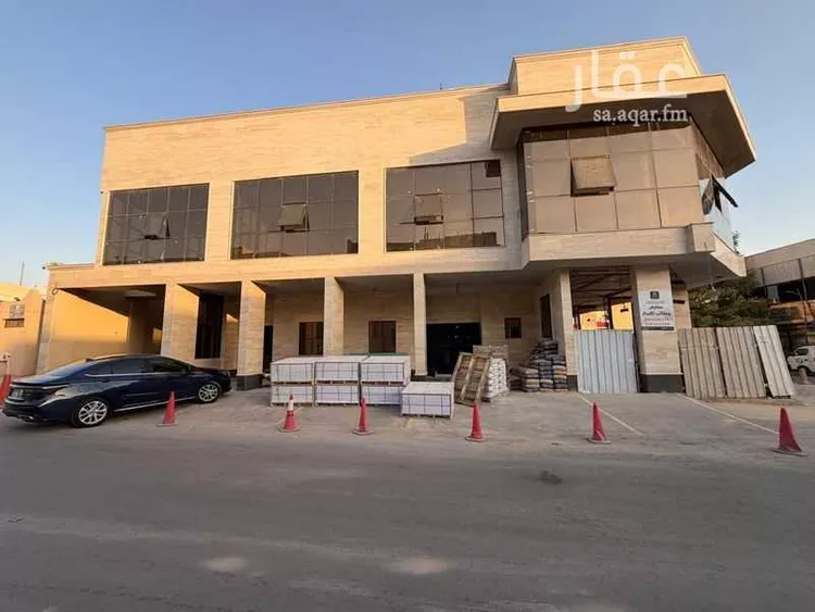 مكتب تجاري للإيجار في شارع المتنبي, حي الملز, مدينة الرياض, منطقة الرياض صورة 2