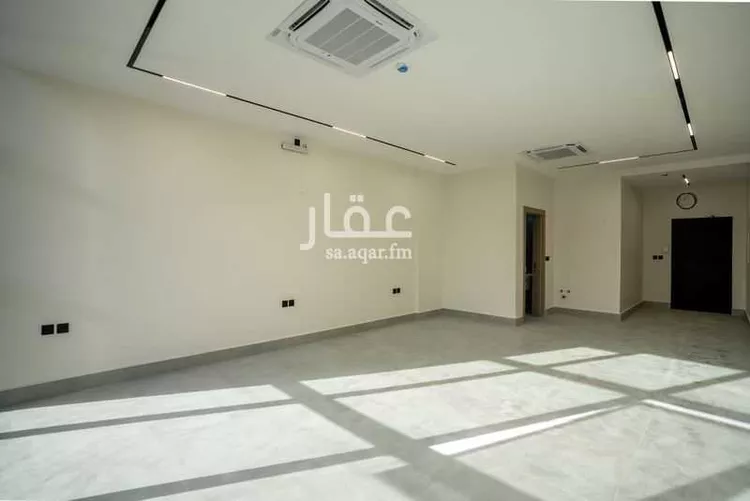 مكتب تجاري للإيجار في شارع المتنبي, حي الملز, مدينة الرياض, منطقة الرياض صورة 2