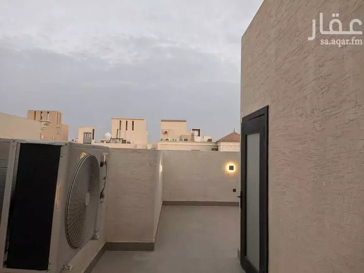 Floor for Rent in Riyadh Al Arid 11