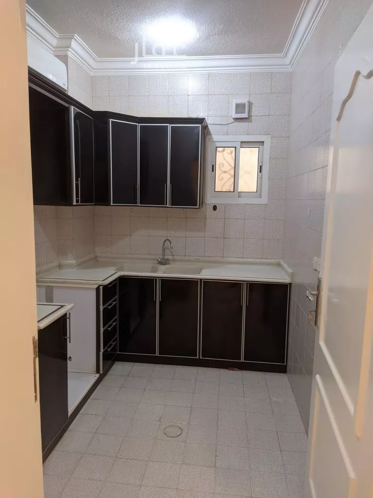 شقة للإيجار في شارع ابن الكعكي, حي الضباط, مدينة الرياض, منطقة الرياض صورة 4