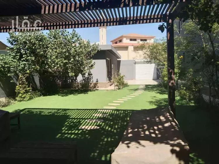 فيلا للبيع في شارع الجهم ابن مالك, حي النهضة, مدينة بريدة, منطقة القصيم صورة 2