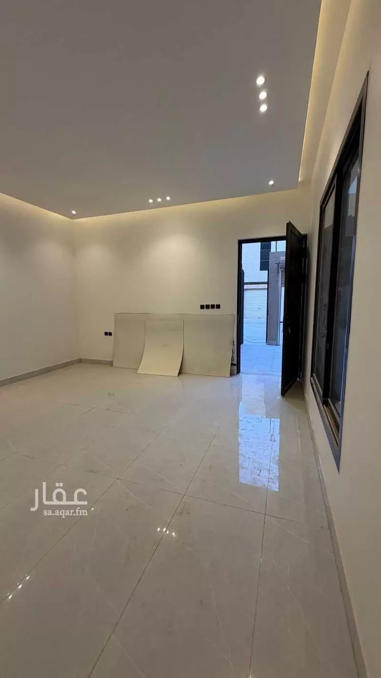فيلا للبيع في شارع أحمد بن مانع, حي المرجان, مدينة الرياض, منطقة الرياض صورة 4