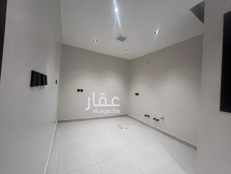 دور للبيع في شارع عبدالرحمن بن عبدالله الفتني, حي طويق, مدينة الرياض, منطقة الرياض