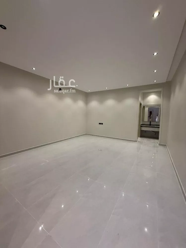 فيلا للبيع في شارع الشريف الداعي, حي عكاظ, مدينة الرياض, منطقة الرياض صورة 2