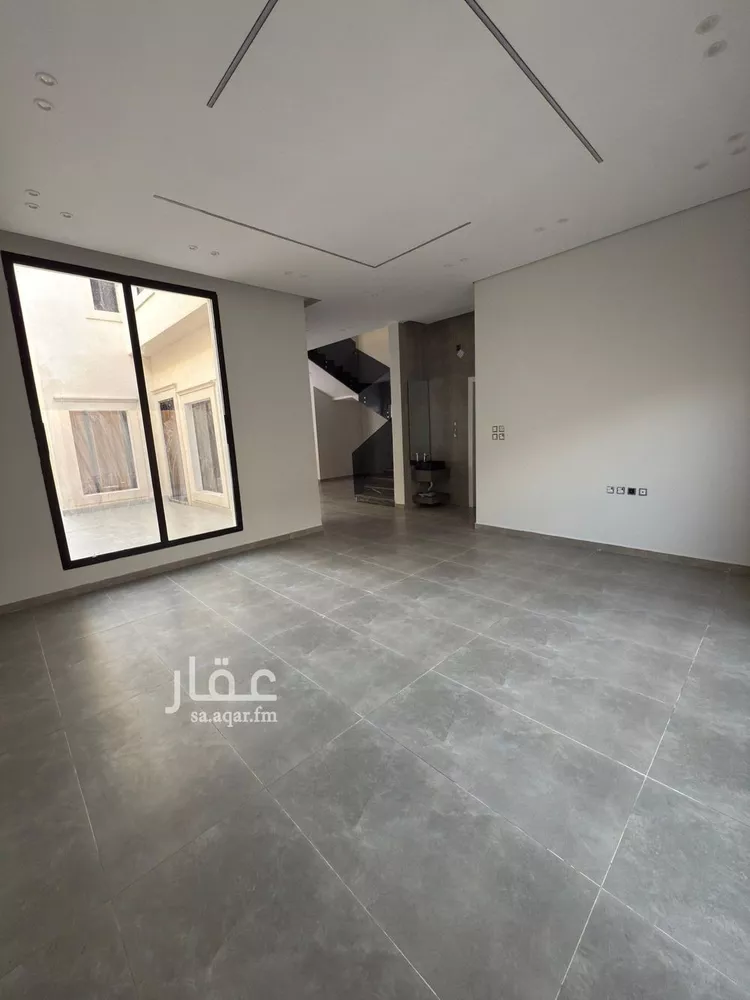 فيلا للبيع في شارع ابن الصاحب, حي الورود, مدينة الخرج, منطقة الرياض صورة 2