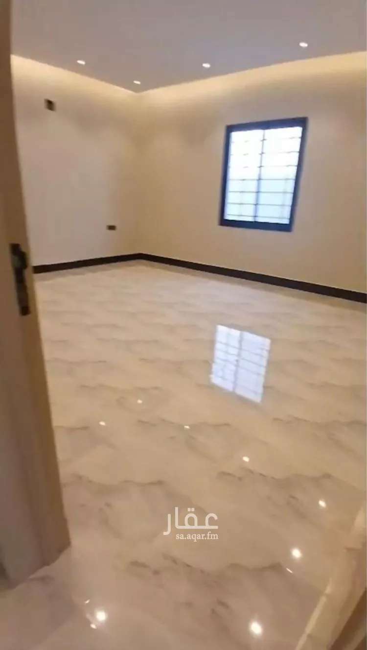 دور للبيع في شارع ابي المكارم بن مفرج, حي عكاظ, مدينة الرياض, منطقة الرياض صورة 4