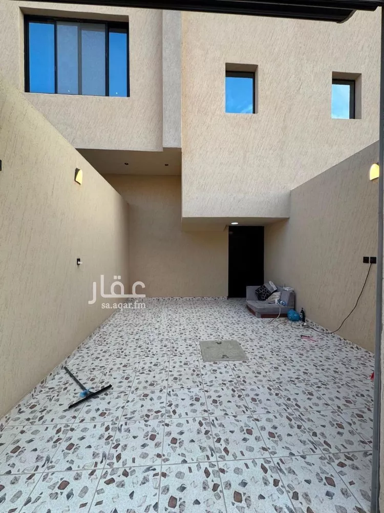 دور للبيع في شارع الطاهر, حي أحد, مدينة الرياض, منطقة الرياض صورة 2