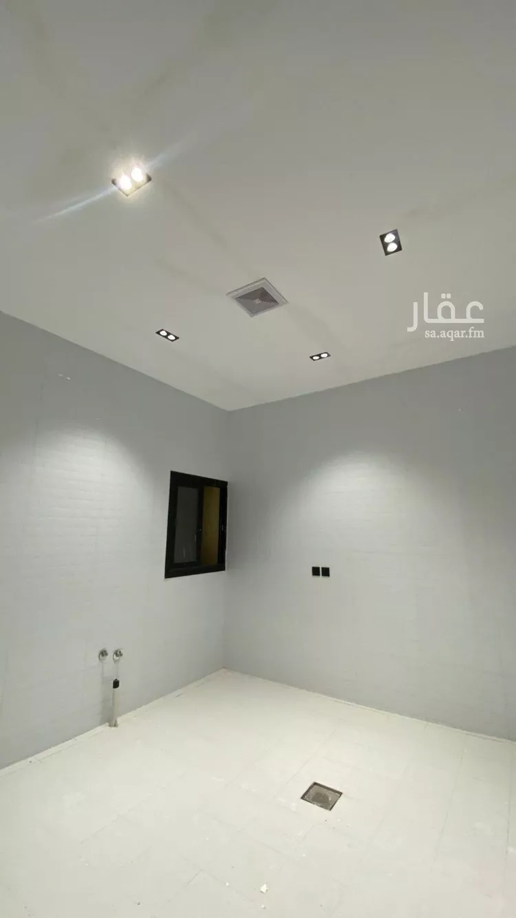 دور للبيع في شارع عبدالله بن أبي البركات, حي عكاظ, مدينة الرياض, منطقة الرياض صورة 3