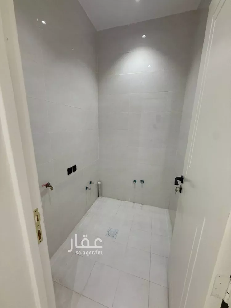 دور للبيع في شارع عبدالعزيز بن أحمد التميمي, حي السويدي, مدينة الرياض, منطقة الرياض 7