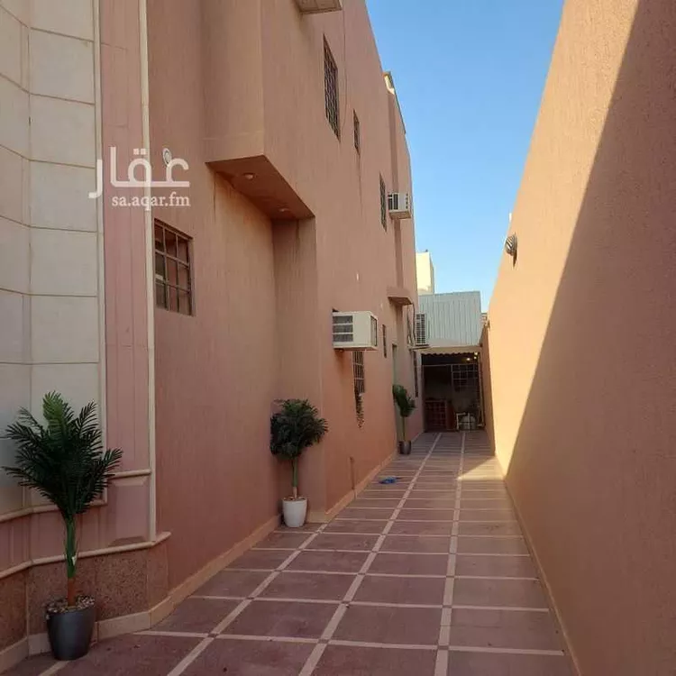 فيلا للبيع في شارع القطبيات, حي إشبيلية, مدينة الرياض, منطقة الرياض صورة 2