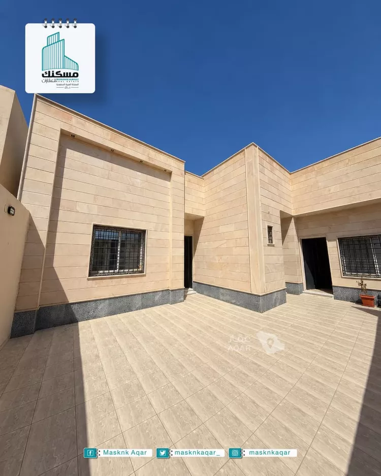 Floor for Sale in Hail An Naqrah 5