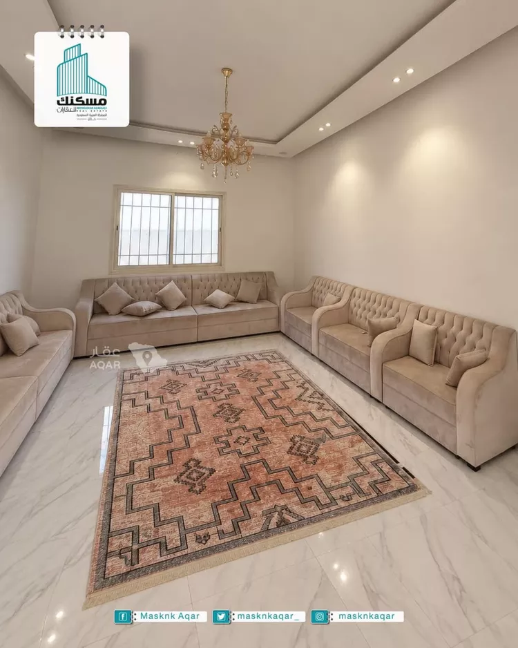 Floor for Sale in Hail An Naqrah