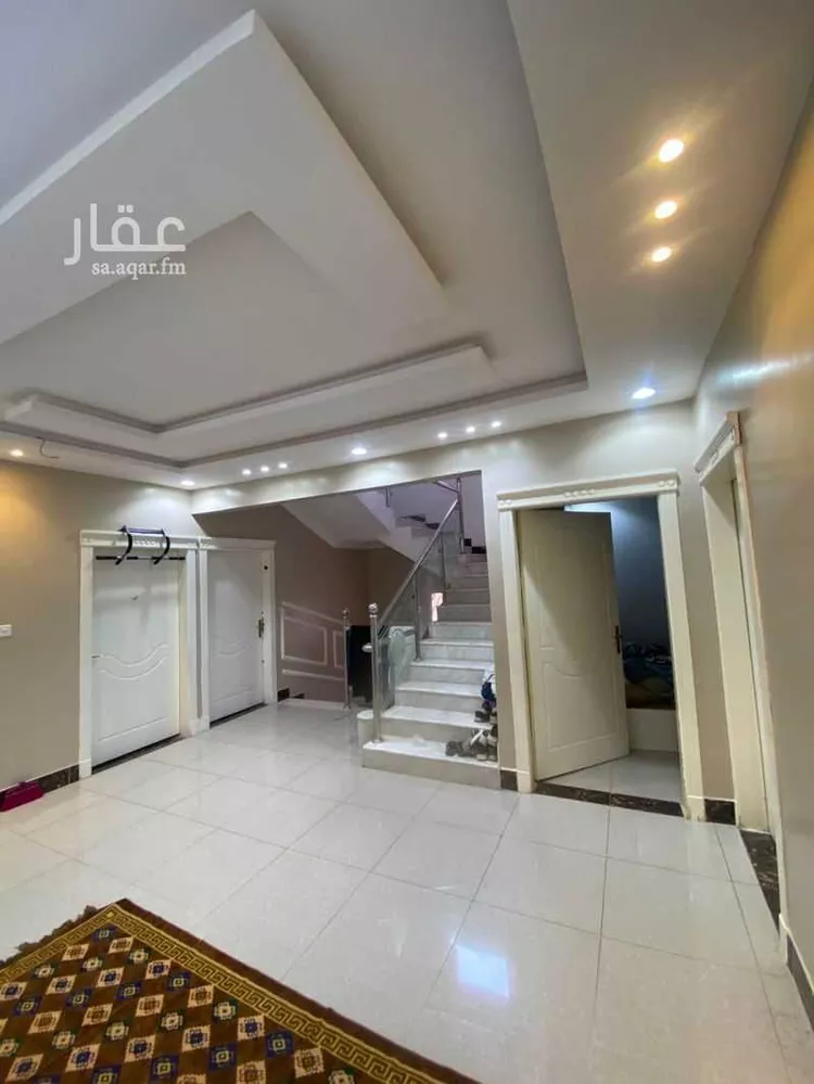 فيلا للبيع في شارع قطب الدين القسطلاني, حي عكاظ, مدينة الرياض, منطقة الرياض صورة 3