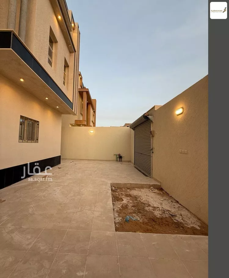 فيلا للبيع في شارع محرز بن سلمه, حي الفلاح, مدينة بريده, منطقة القصيم صورة 2