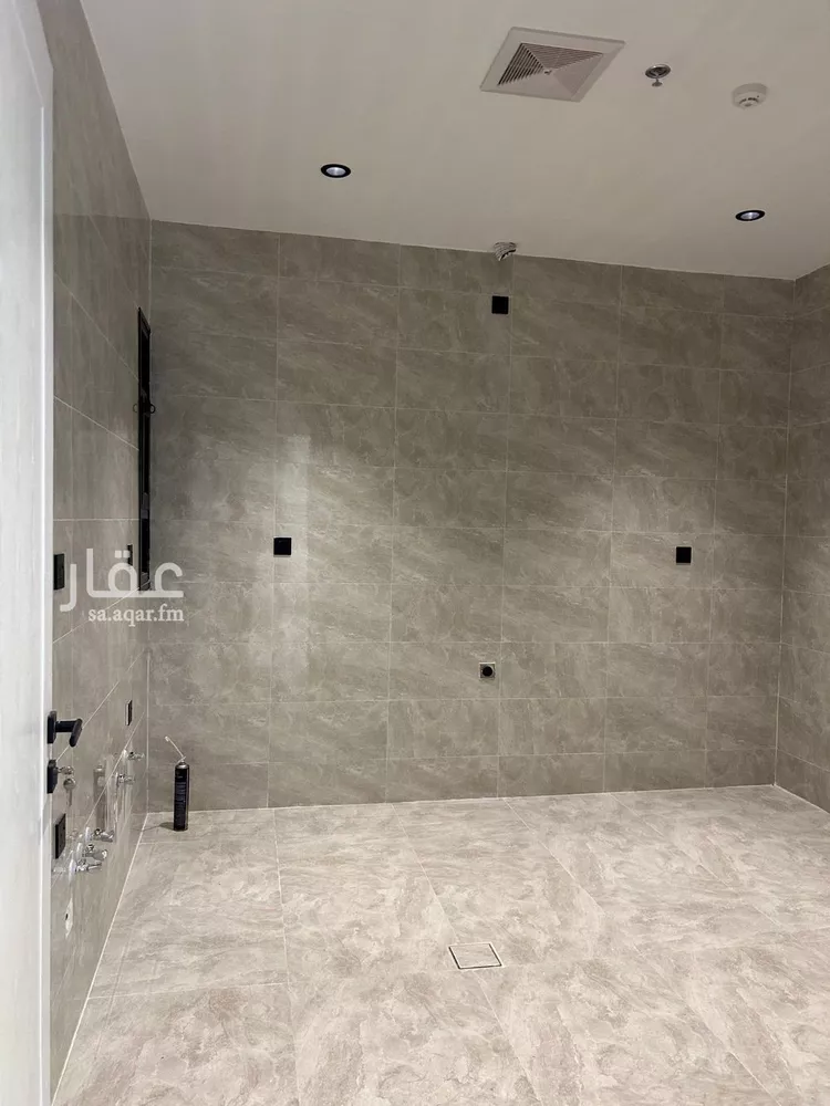 شقة للإيجار في شارع خريص, حي الحمراء, مدينة الخبر, المنطقة الشرقية صورة 3