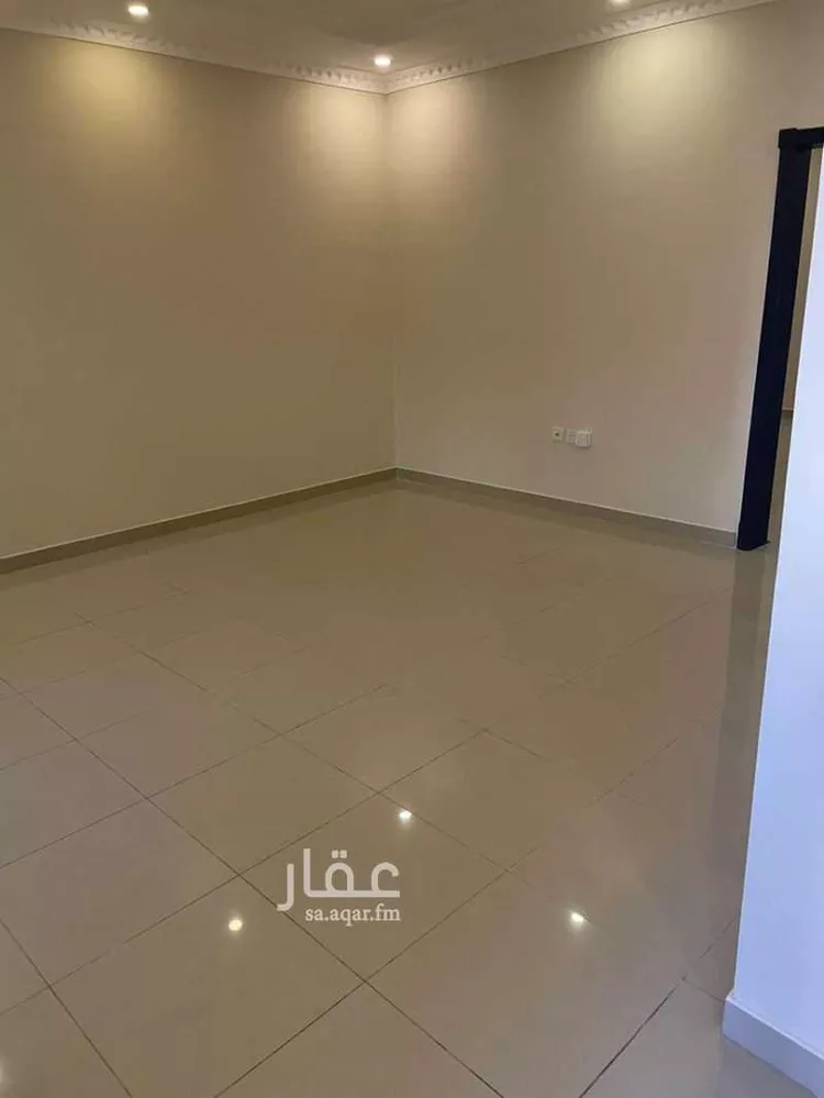 فيلا للإيجار في شارع عيون الجواء, مدينة الظهران, المنطقة الشرقية صورة 3