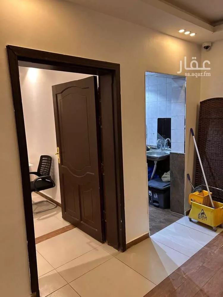 مكتب تجاري للإيجار في شارع الملك عبدالله بن عبدالعزيز, حي الأصيفرين, مدينة المدينة المنورة, منطقة المدينة المنورة