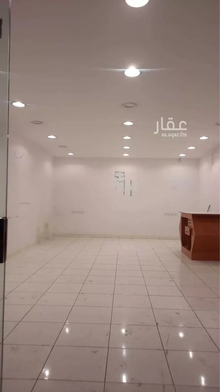 محل للإيجار في شارع الملك عبدالله بن عبدالعزيز, حي الأصيفرين, مدينة المدينة المنورة, منطقة المدينة المنورة صورة 2