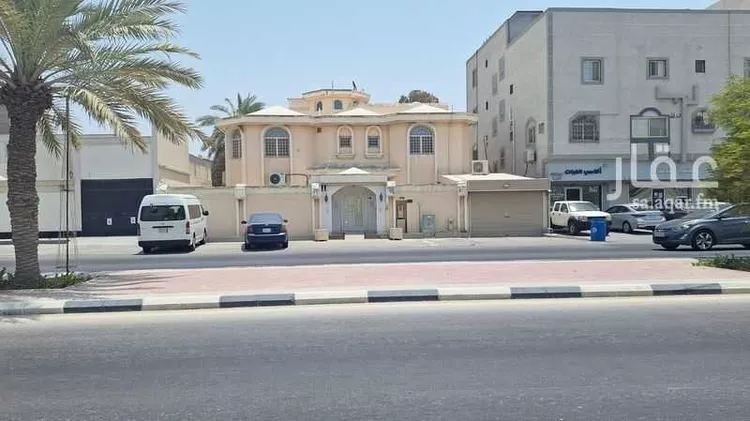 فيلا للبيع في شارع الخامس عشر, حي السلام, مدينة القطيف, المنطقة الشرقية