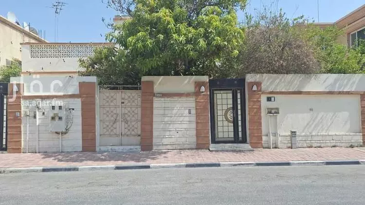 دور للبيع في شارع ابو الطيب الحنفي, حي الفردوس, مدينة القطيف, المنطقة الشرقية